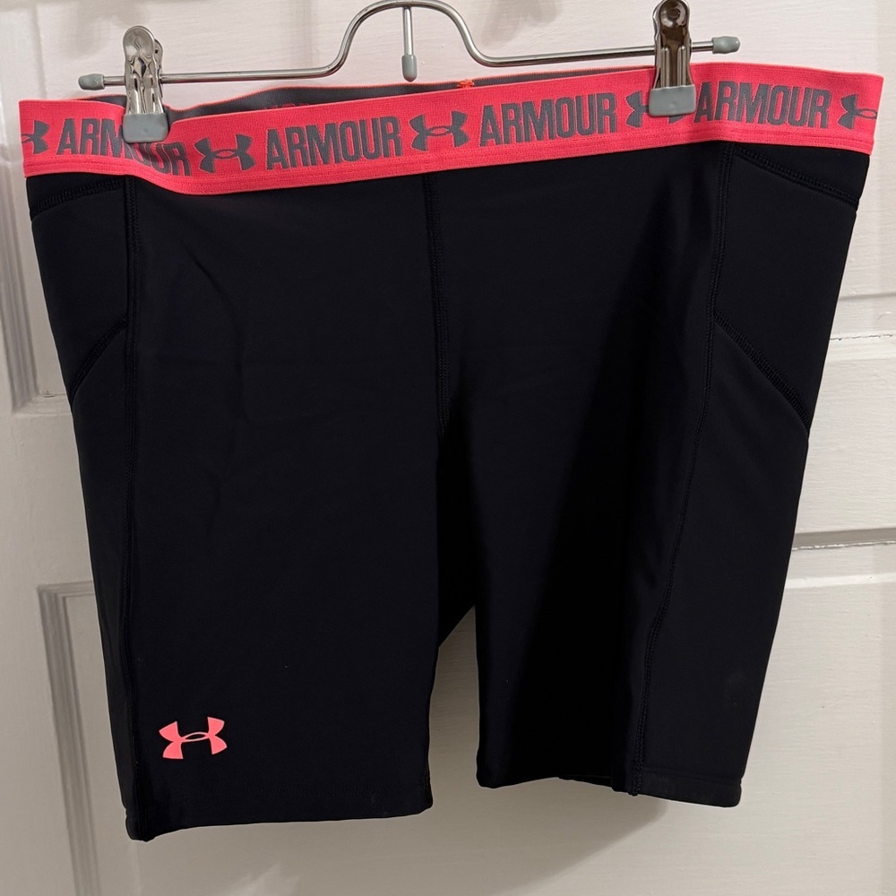 UNDER ARMOUR Women’s Black & Pink Strikezone  7” Padded Sliding Shorts Size XL